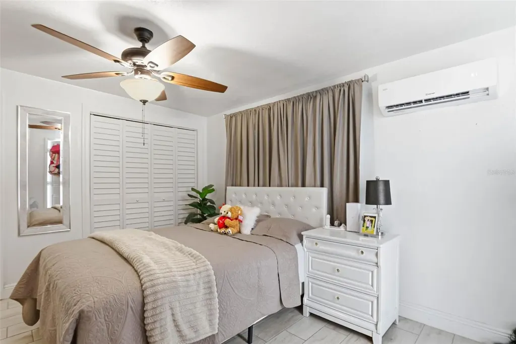 2521 W Crest Avenue Tampa FL 33614
