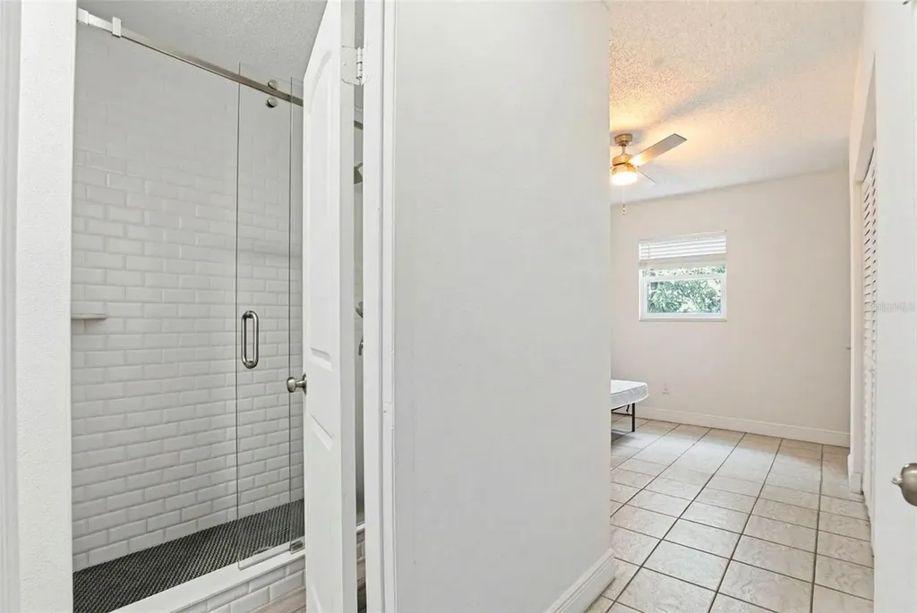 2521 W Crest Avenue Tampa FL 33614