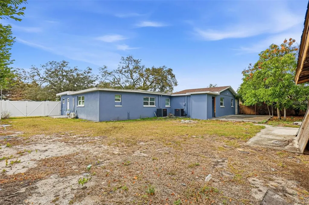 2521 W Crest Avenue Tampa FL 33614