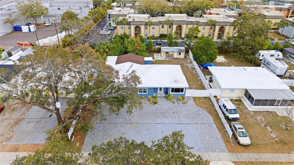 2521 W Crest Avenue Tampa FL 33614