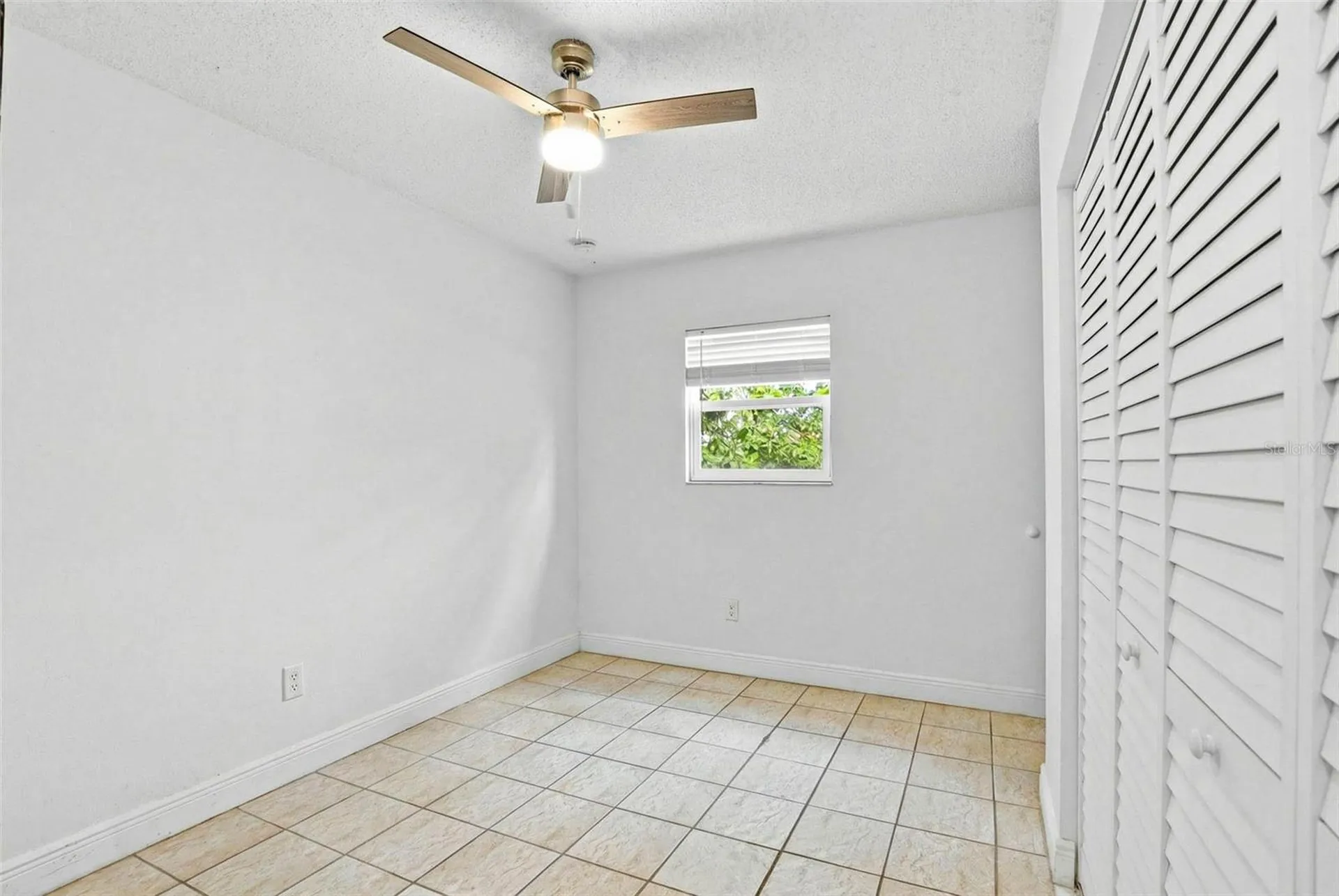 2521 W Crest Avenue Tampa FL 33614