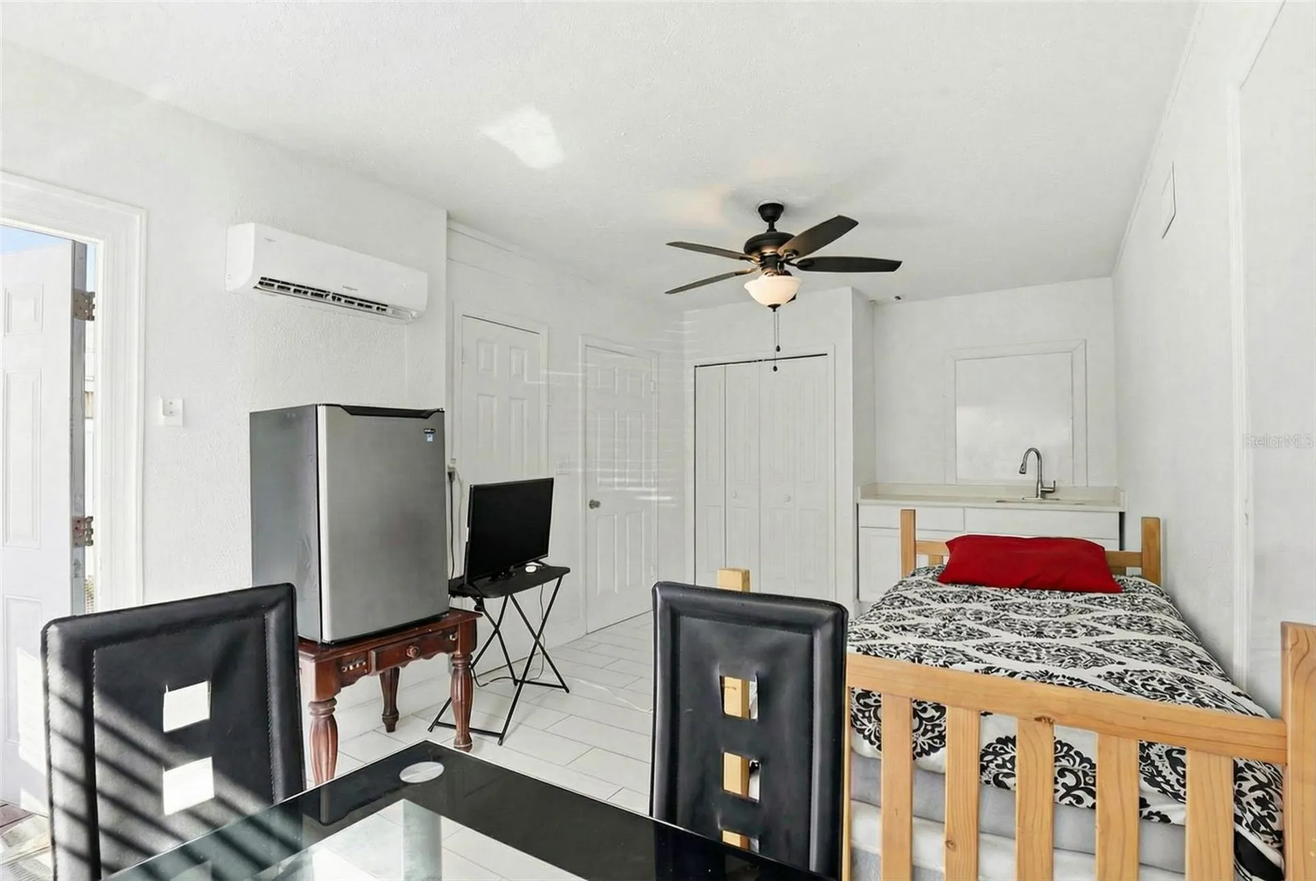 2521 W Crest Avenue Tampa FL 33614
