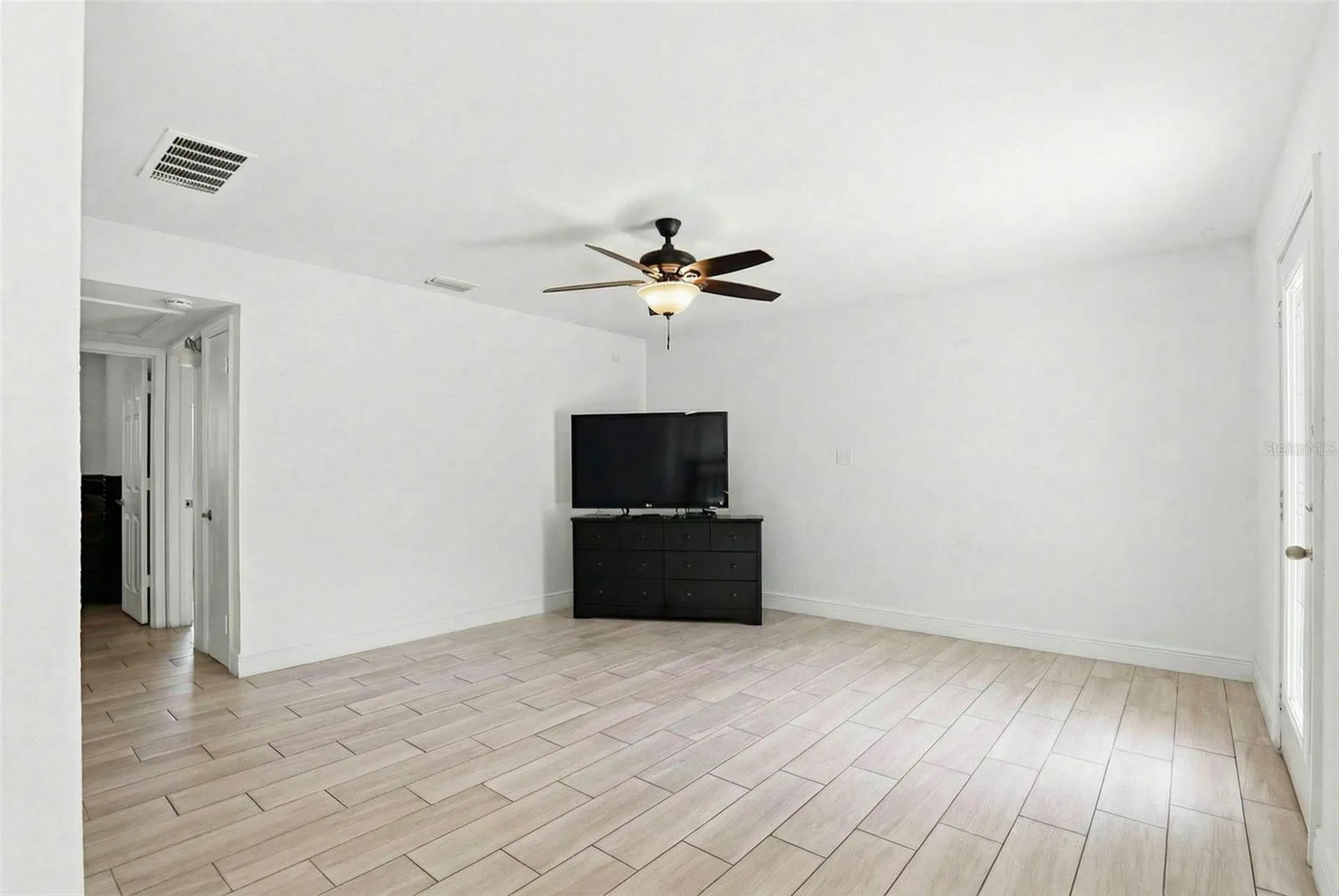 2521 W Crest Avenue Tampa FL 33614