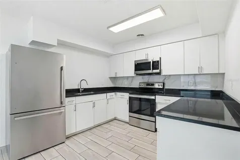 2521 W Crest Avenue Tampa FL 33614