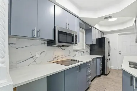 2521 W Crest Avenue Tampa FL 33614