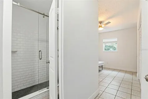 2521 W Crest Avenue Tampa FL 33614