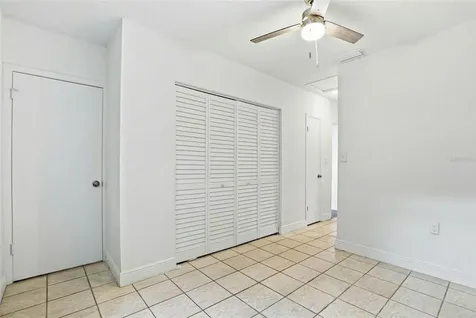 2521 W Crest Avenue Tampa FL 33614