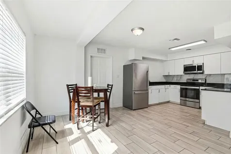 2521 W Crest Avenue Tampa FL 33614