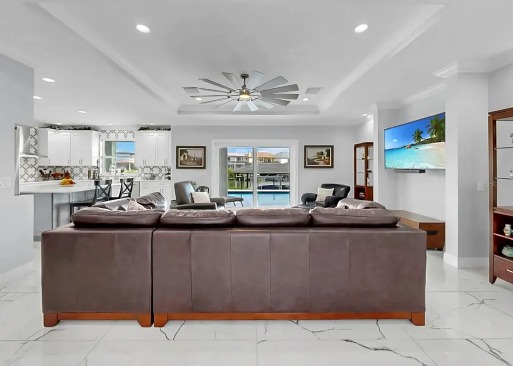 901 Capriccio Lane Apollo Beach FL 33572