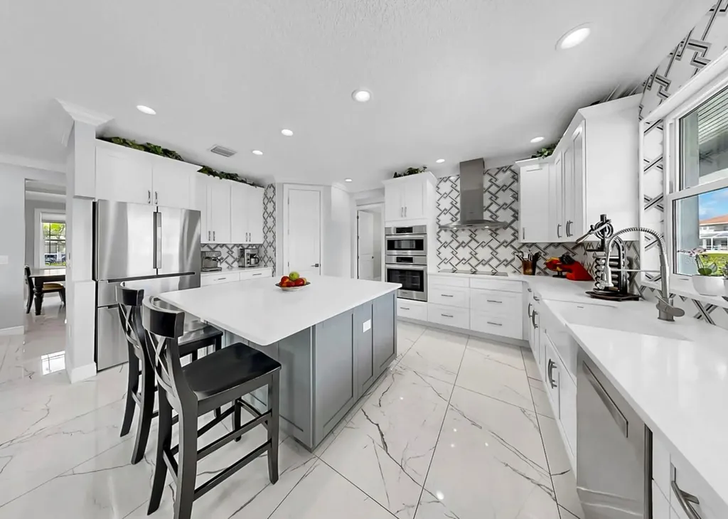 901 Capriccio Lane Apollo Beach FL 33572