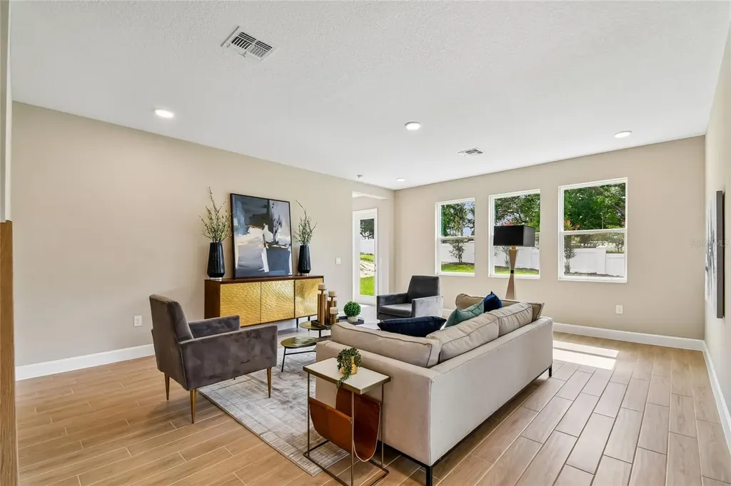 3318 Wolf Lake Avenue Apopka FL 32712