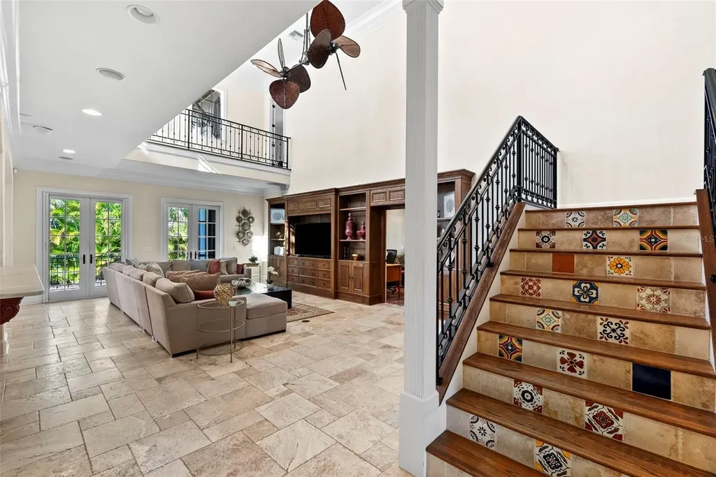 4911 W Melrose Avenue S Tampa FL 33629