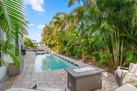 4911 W Melrose Avenue S Tampa FL 33629