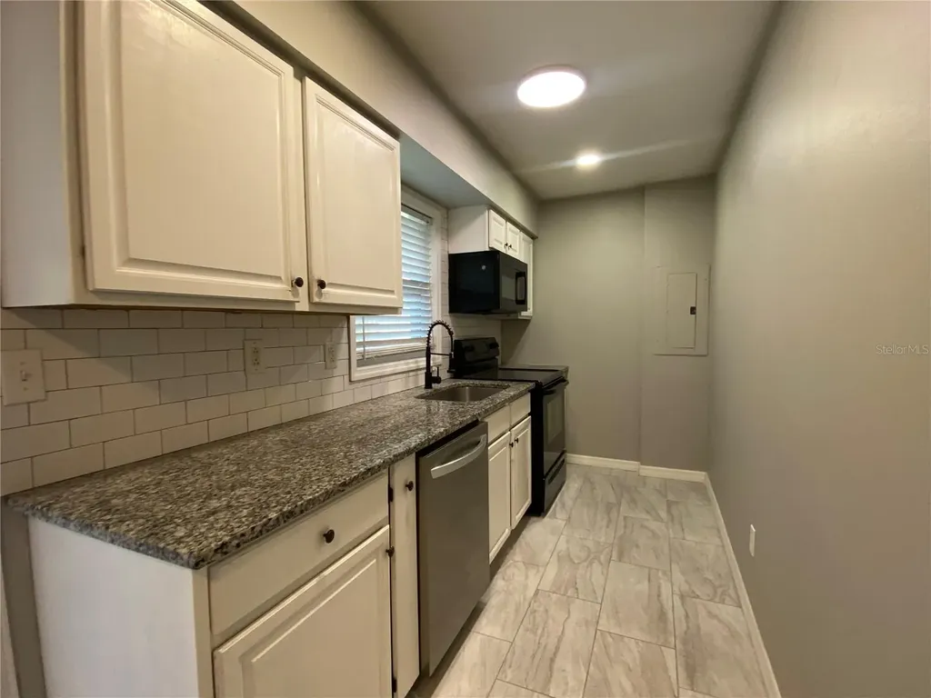 39656 Meadowood Loop Zephyrhills FL 33542