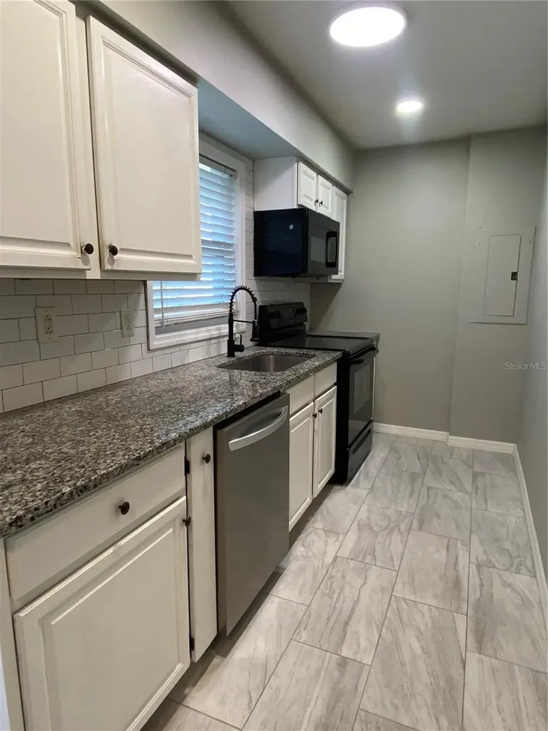 39656 Meadowood Loop Zephyrhills FL 33542