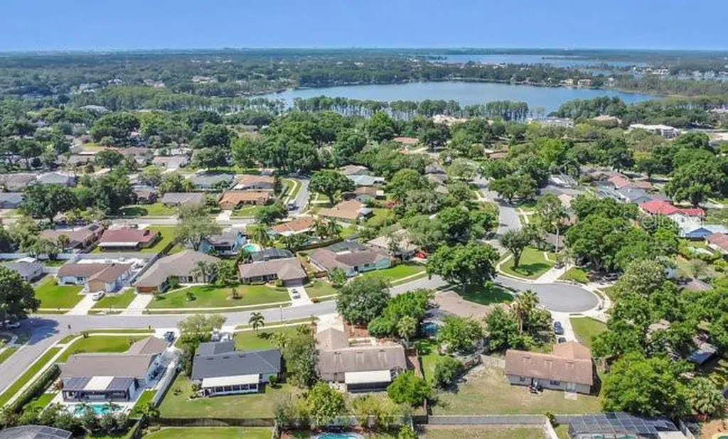 9319 Woodbreeze Boulevard Windermere FL 34786
