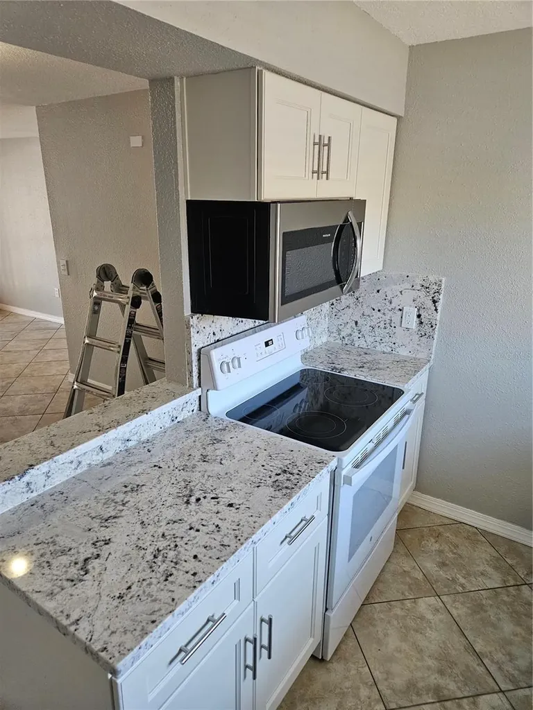 2744 Hidden Lake Boulevard Sarasota FL 34237