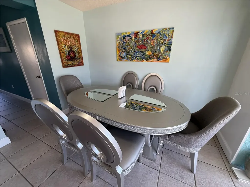 8414 17th Street N St Petersburg FL 33702