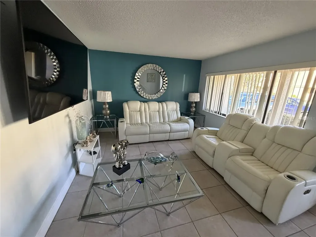 8414 17th Street N St Petersburg FL 33702