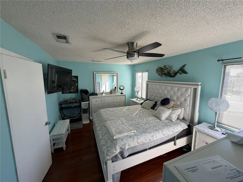 8414 17th Street N St Petersburg FL 33702