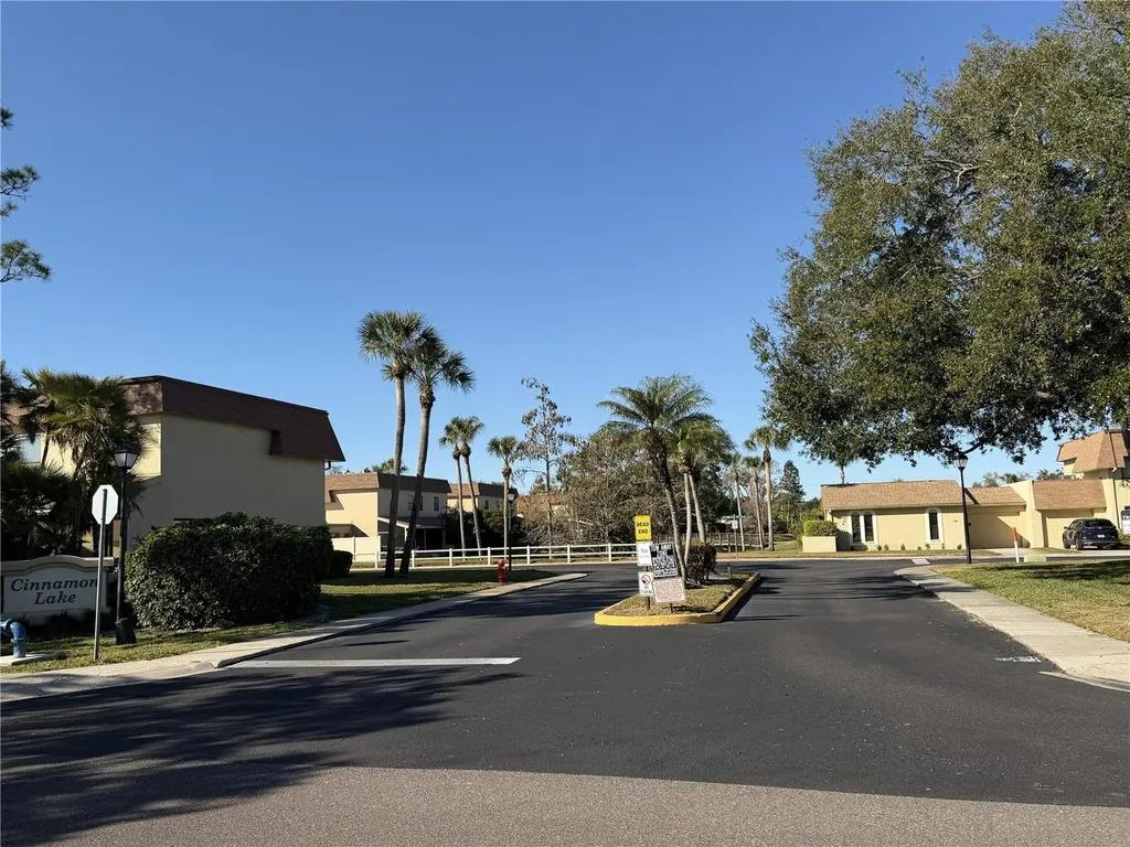 8414 17th Street N St Petersburg FL 33702