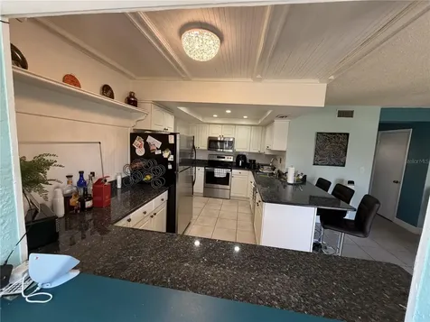 8414 17th Street N St Petersburg FL 33702