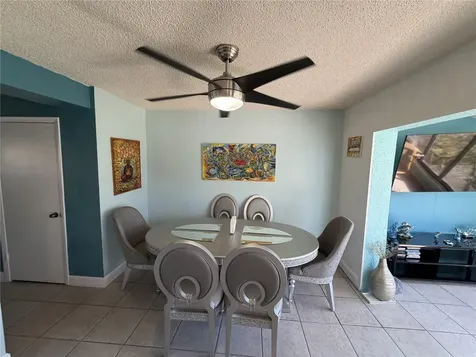 8414 17th Street N St Petersburg FL 33702