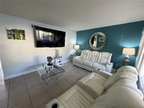 8414 17th Street N St Petersburg FL 33702