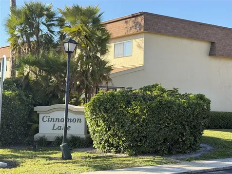 8414 17th Street N St Petersburg FL 33702
