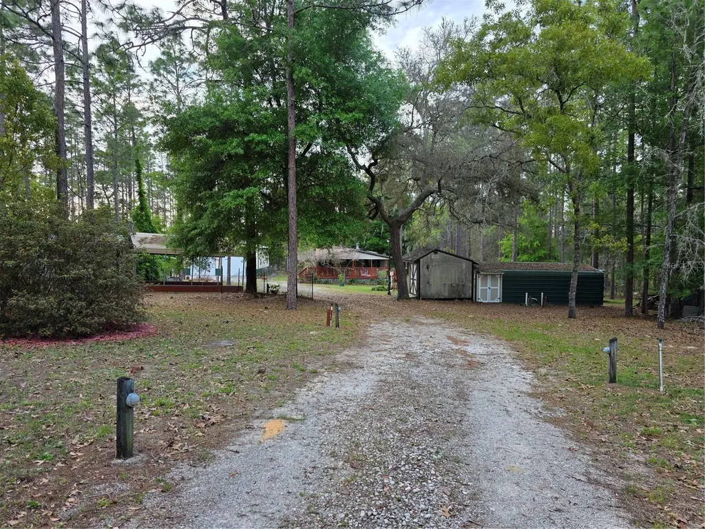 110 Hill Top Loop Hawthorne FL 32640