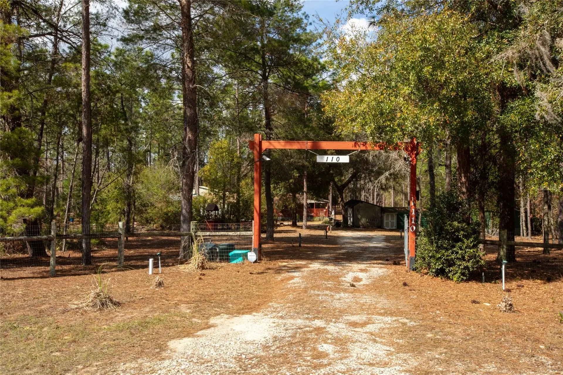 110 Hill Top Loop Hawthorne FL 32640