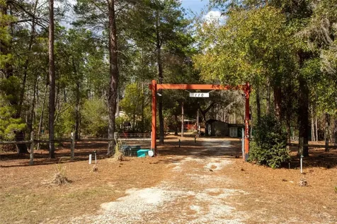 110 Hill Top Loop Hawthorne FL 32640