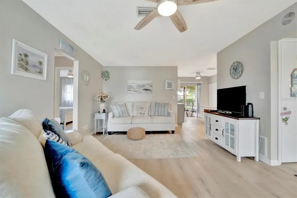 4105 35th Avenue W Bradenton FL 34205