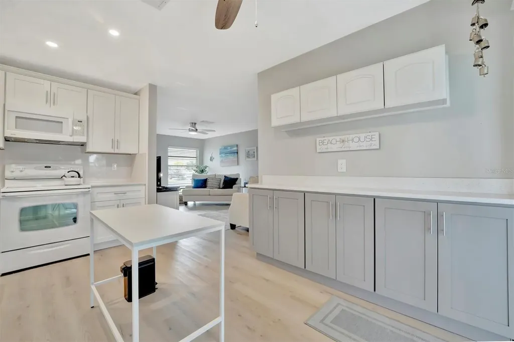 4105 35th Avenue W Bradenton FL 34205