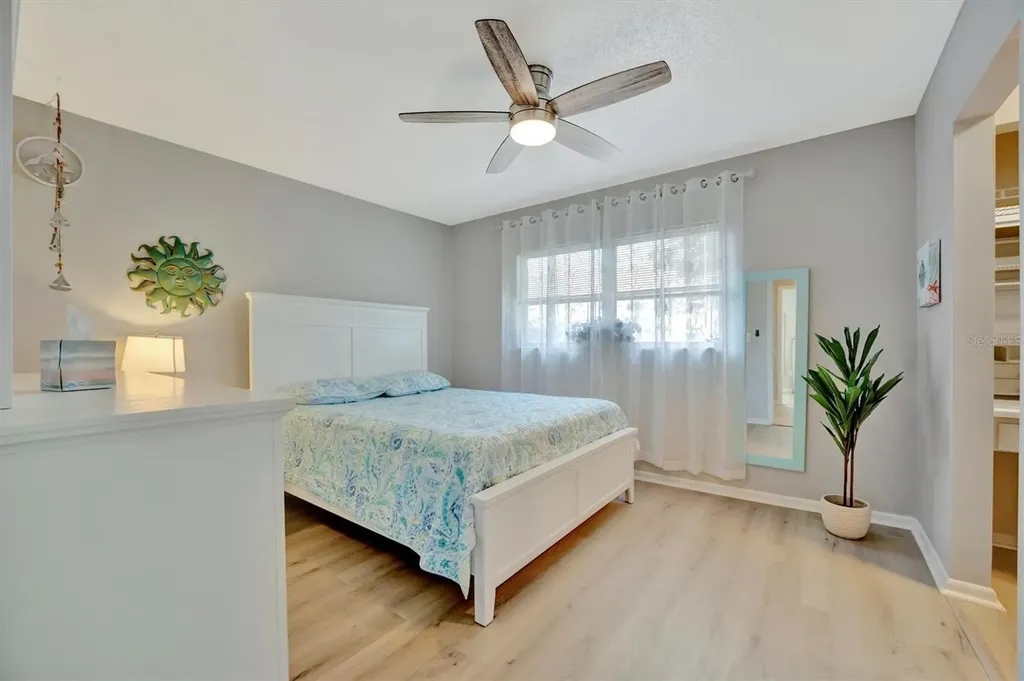 4105 35th Avenue W Bradenton FL 34205