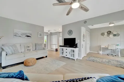 4105 35th Avenue W Bradenton FL 34205