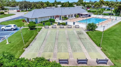 4105 35th Avenue W Bradenton FL 34205