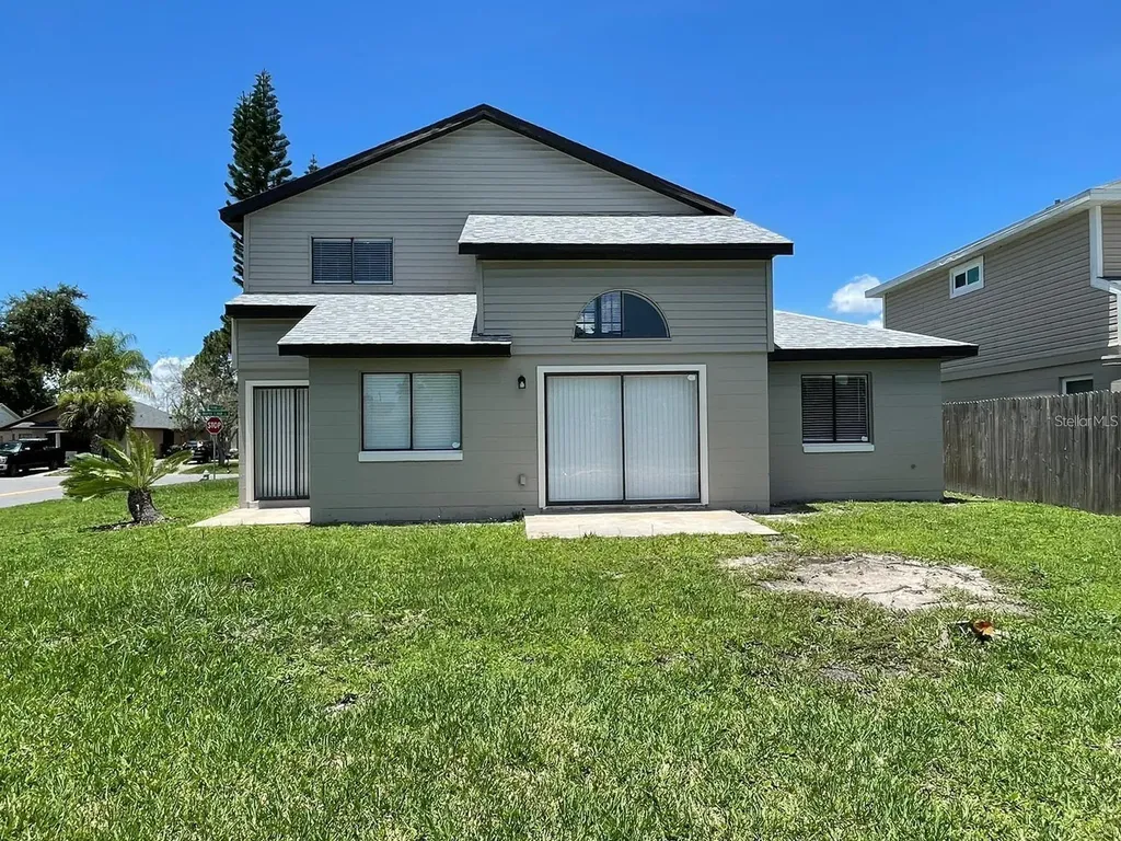 198 N Lake Court Kissimmee FL 34743