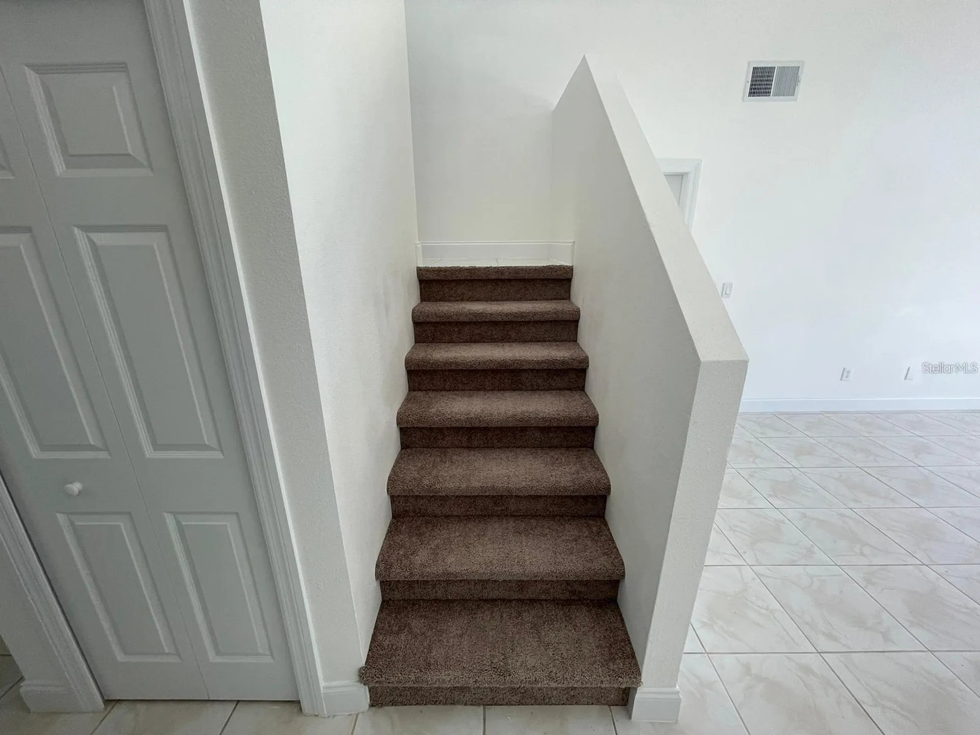 198 N Lake Court Kissimmee FL 34743
