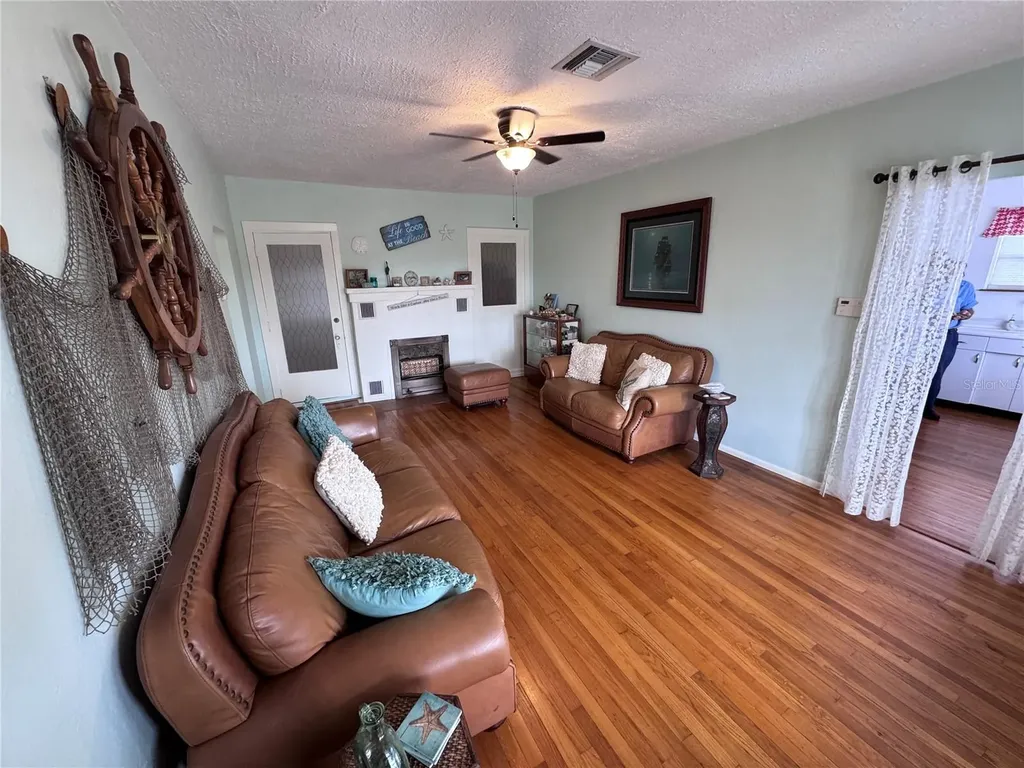 930 W Main Street Avon Park FL 33825