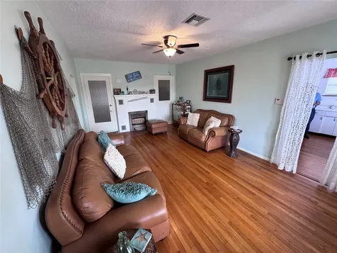 930 W Main Street Avon Park FL 33825
