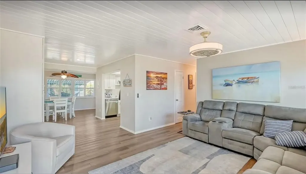 1019 Beach Manor Center Venice FL 34285