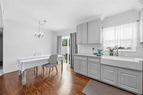 6515 Mauna Loa Boulevard Sarasota FL 34241