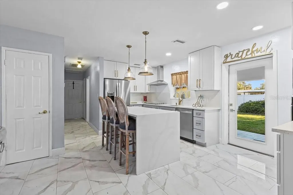 4106 W Bay View Avenue Tampa FL 33611
