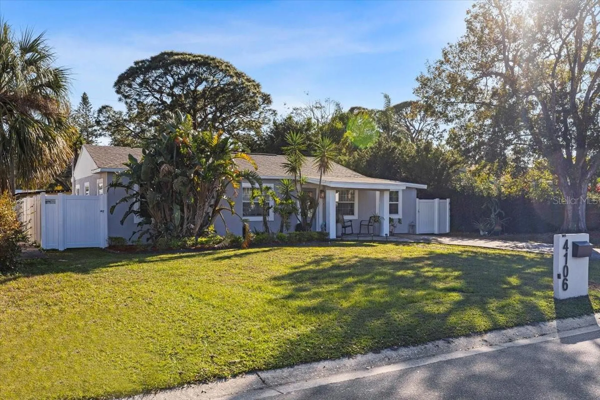 4106 W Bay View Avenue Tampa FL 33611