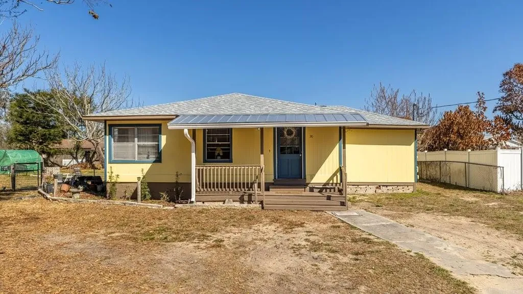 20 Florida Street Frostproof FL 33843