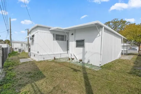1012 50th Ave Plaza W Bradenton FL 34207