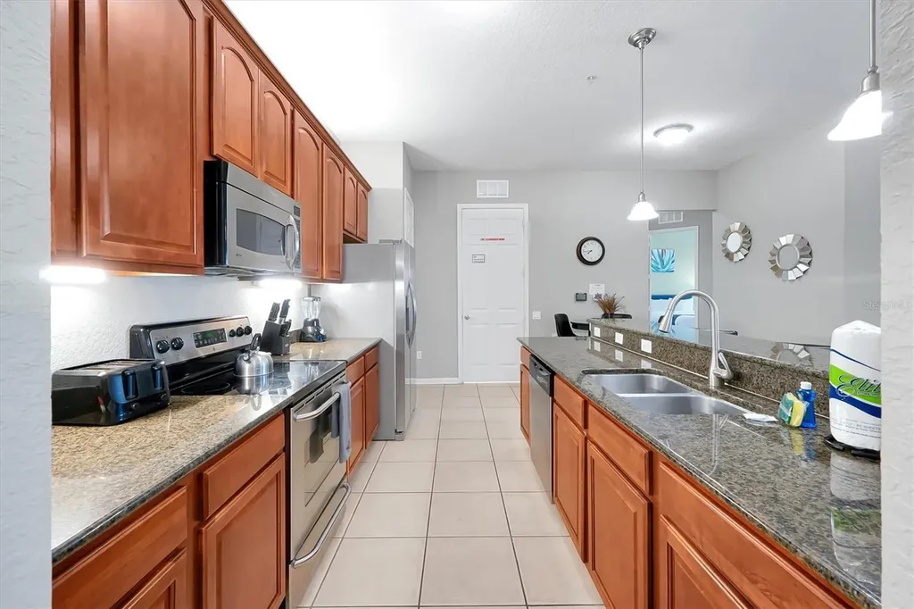 5048 Shoreway Loop Orlando FL 32819