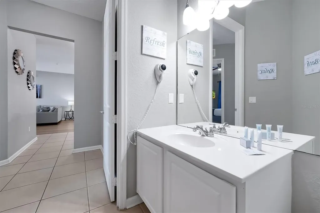 5048 Shoreway Loop Orlando FL 32819