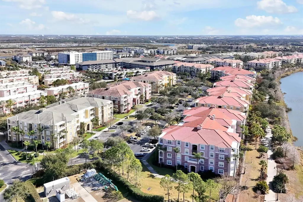 5048 Shoreway Loop Orlando FL 32819